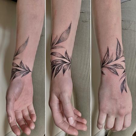 Tattoos - Black Work Leaves - 144341